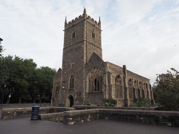 Chiesa di San Pietro in rovina a Bristol