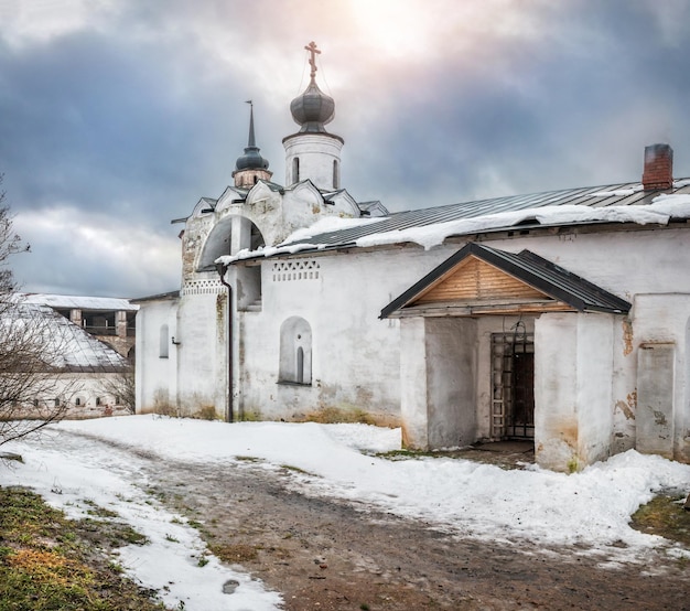 Chiesa di San Sergio di Radonezh nel monastero di KirilloBelozersky Vista dal monastero
