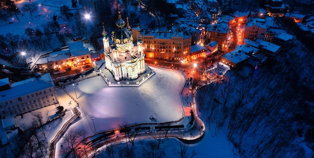 Chiesa di Sant'Andrea Kyiv Paesaggio notturno Paesaggio urbano di notte