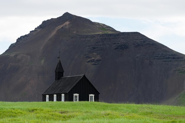 Chiesa Nera nel villaggio di Budir Islanda