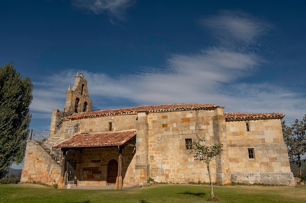 Chiesa romanica di Santa Juliana a Sobrepena - Cantabria.