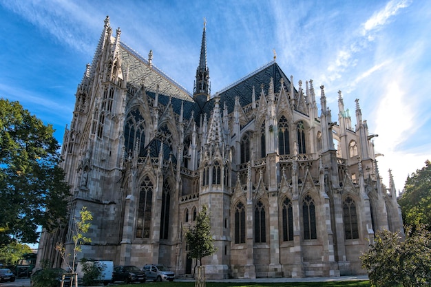 Chiesa votiva di Vienna in una giornata di sole. Austria.