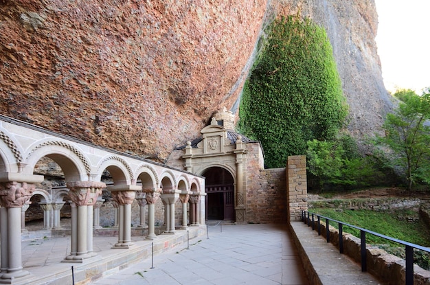 Chiostro del vecchio monastero di San Juan de la Pena, provincia di Huesca, Aragona, Spagna (San Juan de la PeÃ±a)