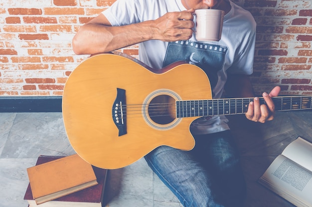 chitarra con l&#39;uomo