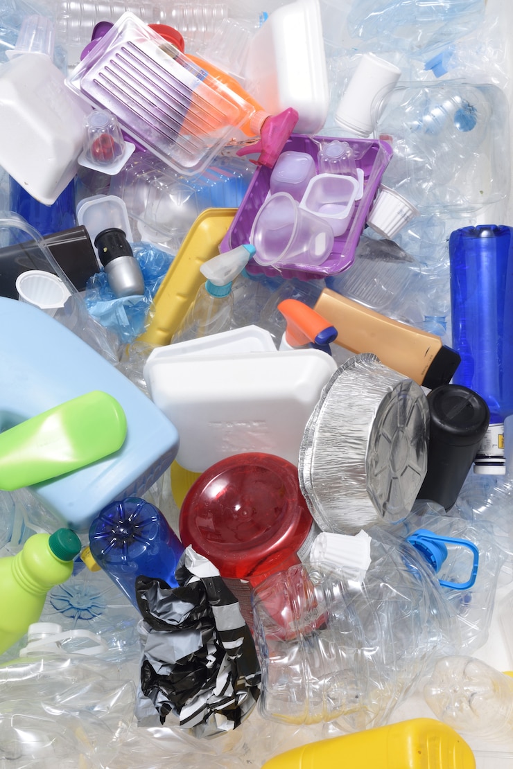 Foto chiuda in su di una plastica di riciclaggio
