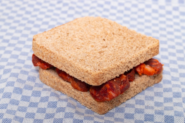 Chorizo e pane tradizionale