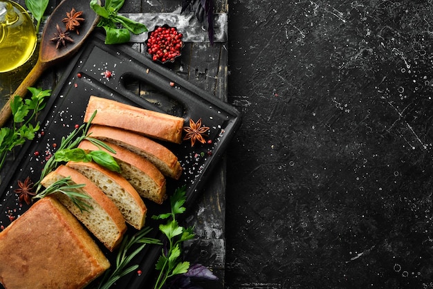 Ciabatta italiana profumata al rosmarino Pane Cottura di segale e farina Vista dall'alto Stile rustico