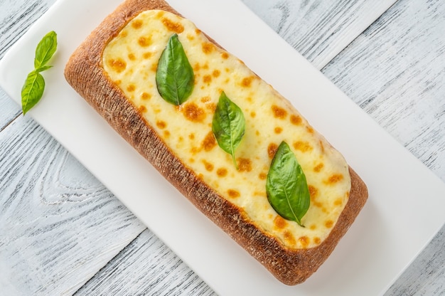 Ciabatta ripiena di mozzarella e ricotta