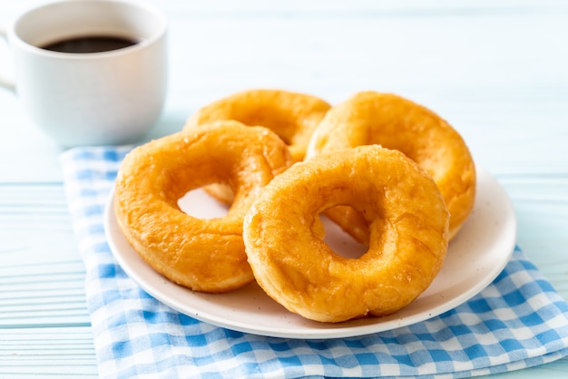 ciambella con caffè nero