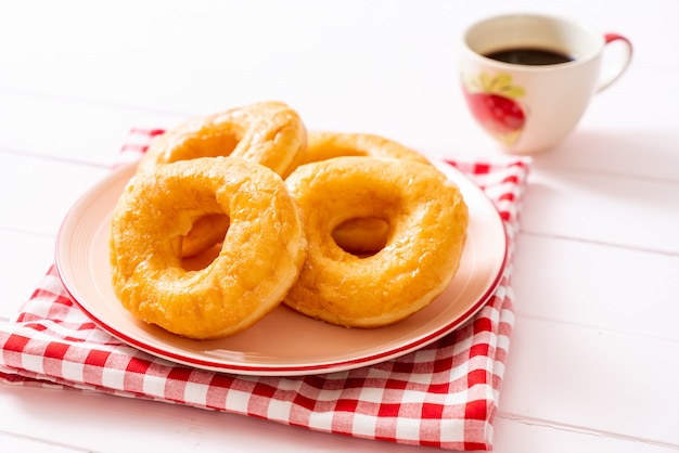 ciambella con caffè nero