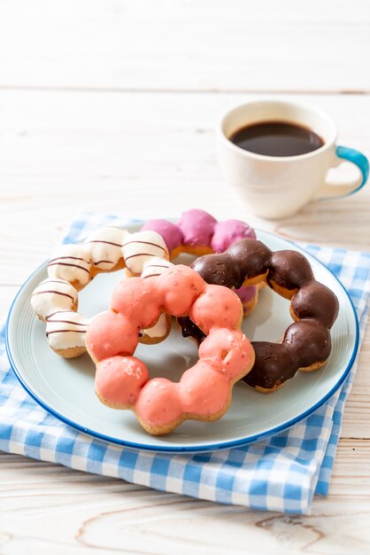 ciambella con caffè nero