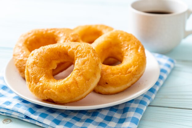 ciambella con caffè nero