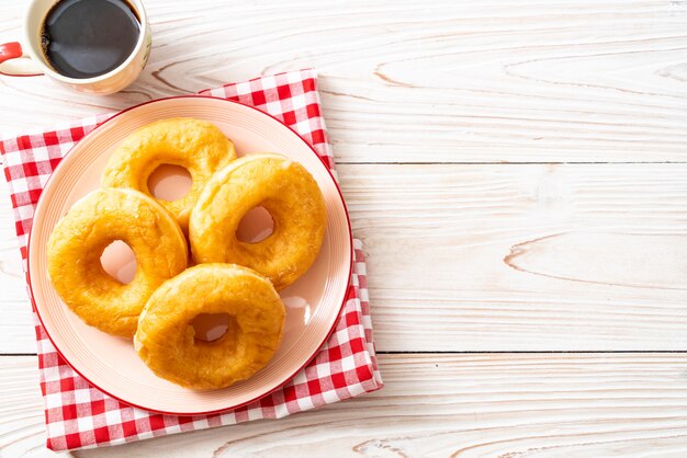 ciambella con caffè nero