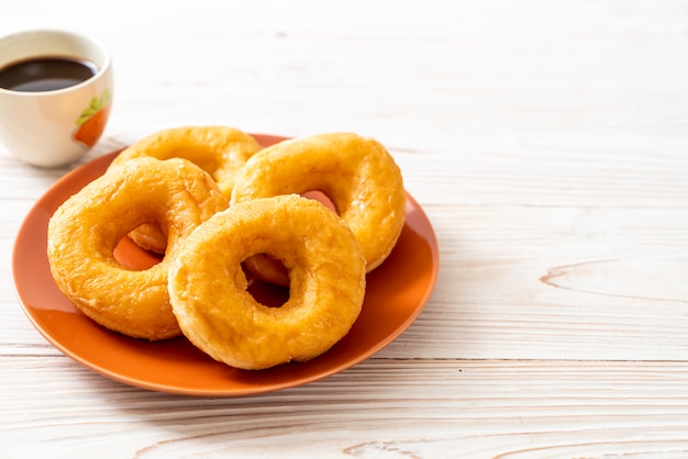 ciambella con caffè nero