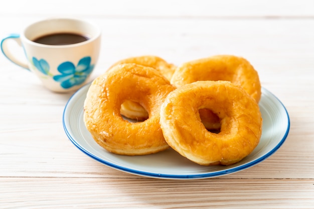 ciambella con caffè nero