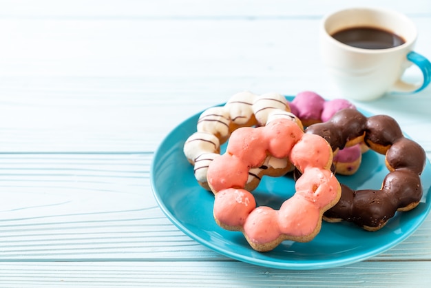 ciambella con caffè nero