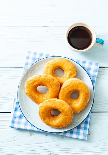 ciambella con caffè nero