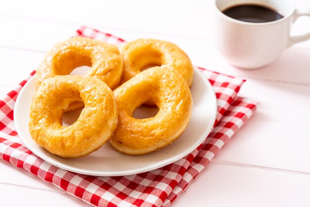 ciambella con caffè nero