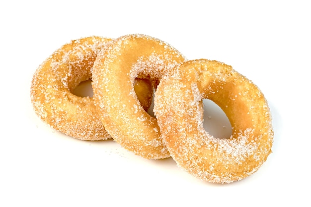 ciambella di anello di zucchero isolata su sfondo bianco