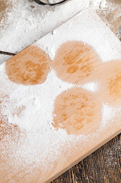 Ciambelle berlinesi fritte in olio con ripieno