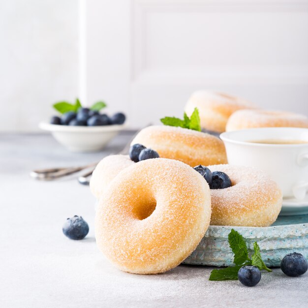 Ciambelle fatte in casa con zucchero