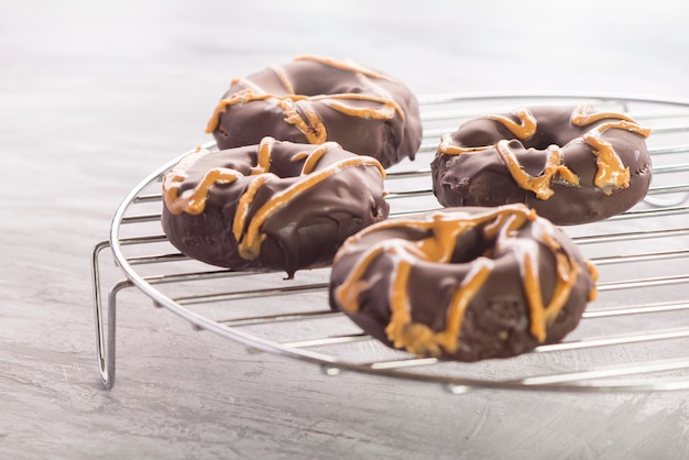 Ciambelle salutari di patate dolci e burro di arachidi