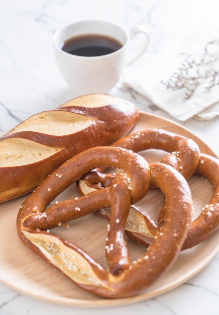 ciambellina salata e pane di pianura