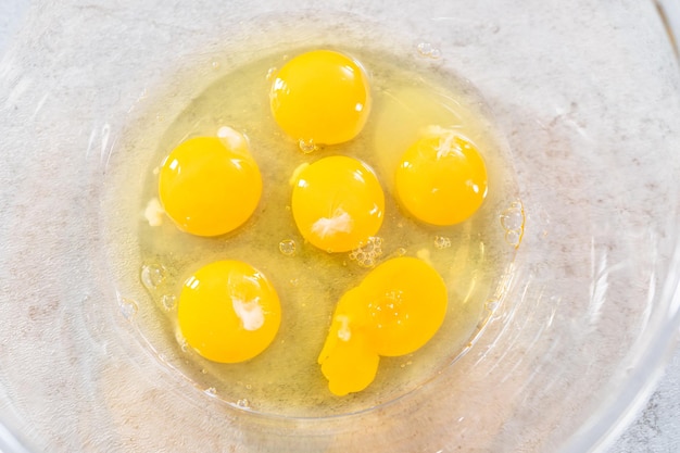 Ciambellone al limone e mirtilli rossi