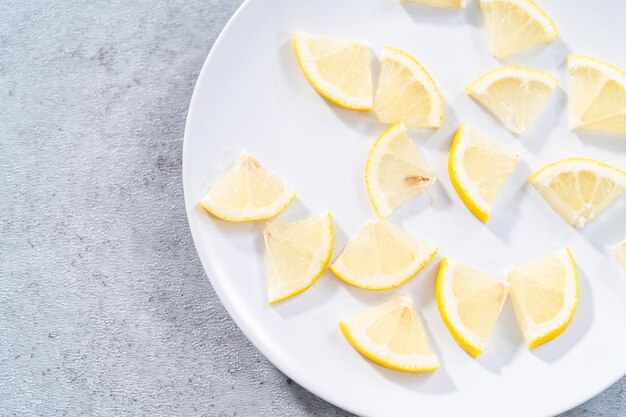 Ciambellone al limone e mirtilli rossi