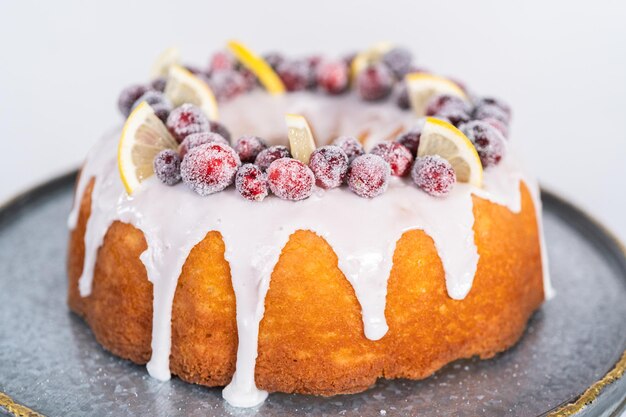 Ciambellone al limone e mirtilli rossi