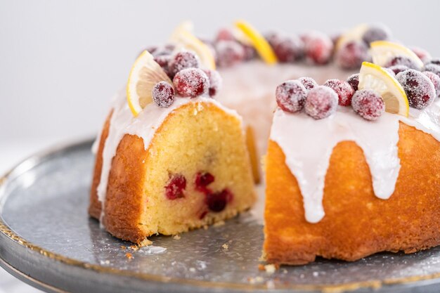Ciambellone al limone e mirtilli rossi
