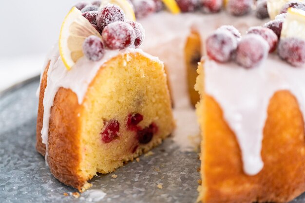 Ciambellone al limone e mirtilli rossi