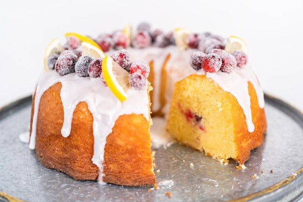 Ciambellone al limone e mirtilli rossi