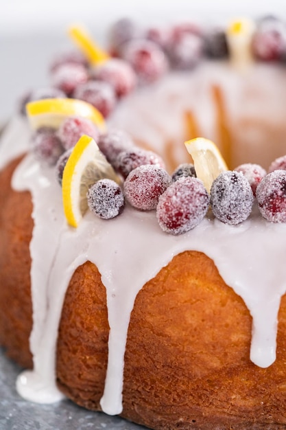 Ciambellone al limone e mirtilli rossi