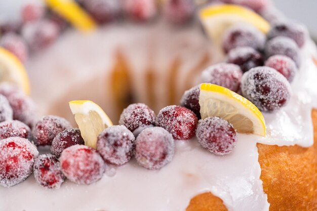 Ciambellone al limone e mirtilli rossi