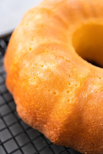 Ciambellone al limone e mirtilli rossi