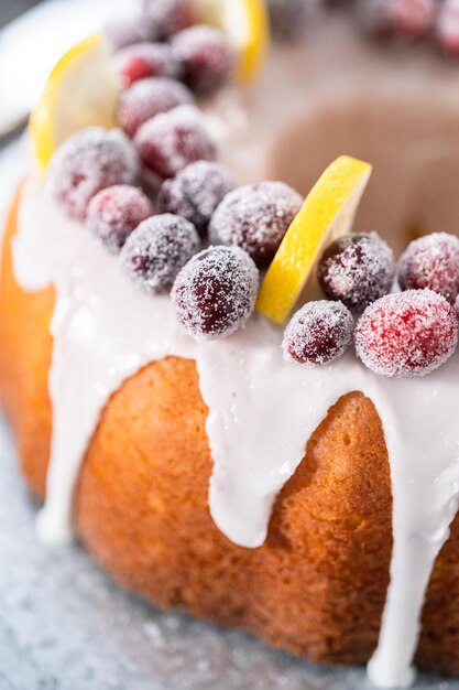 Ciambellone al limone e mirtilli rossi