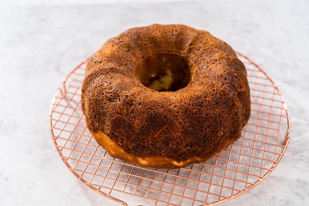 Ciambellone alle carote con glassa al formaggio cremoso