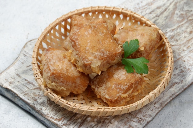 cibo asiatico, tofu fritto