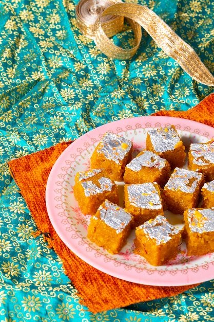 Cibo dolce indiano Mung Dal Chakki o Moong Dal Barfi