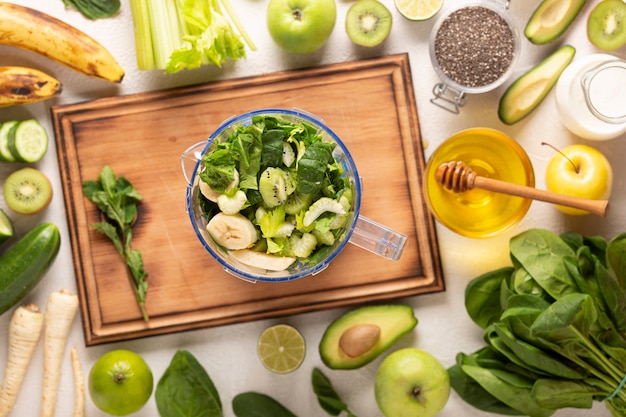 cibo fresco e sano con tagliere