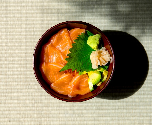 Cibo giapponese ikura salmone sano