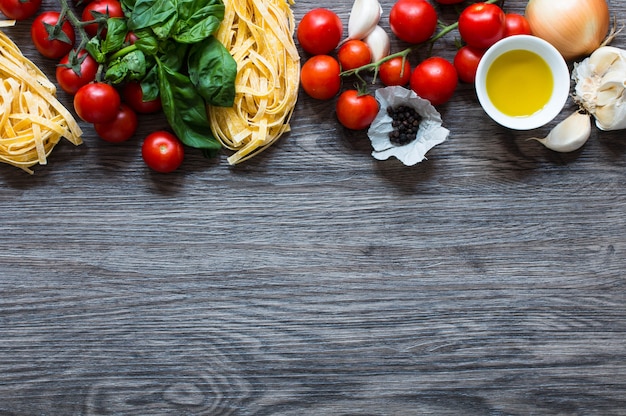 Cibo italiano cucina ingredienti per pasta al pomodoro