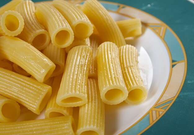 Cibo italiano. Pasta Rigatoni alla Fattoria