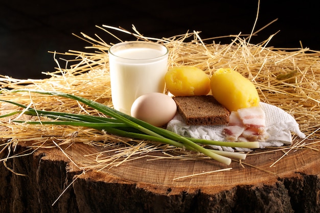 Cibo pulito e sano coltivato da noi stessi in un'azienda agricola molto utile per la salute umana