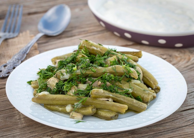 Cibo turco Fagioli con olio d'oliva e aneto nome turco Zeytinyagli Bakla