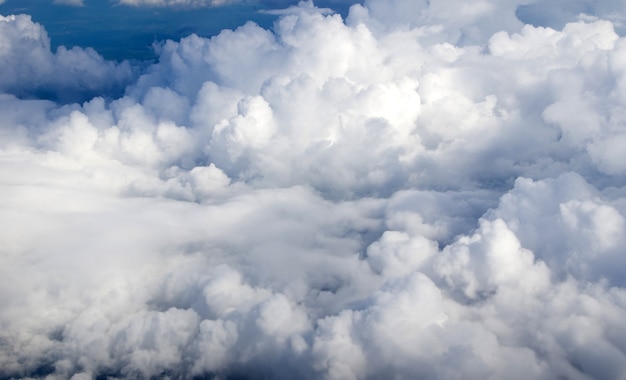 Cielo aereo e sfondo di nuvole