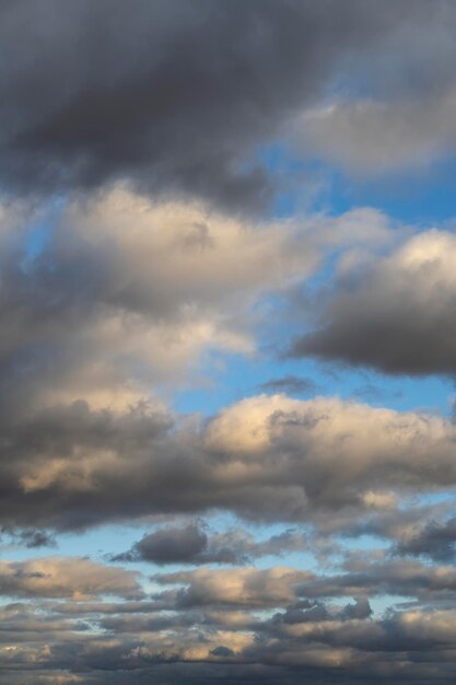 Cielo al tramonto. Bel cielo