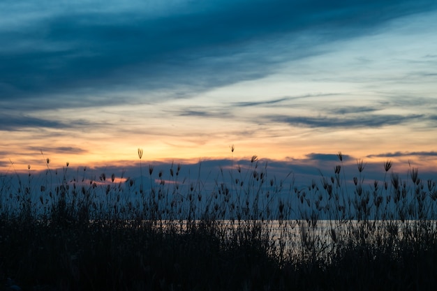 Cielo al tramonto sul mare