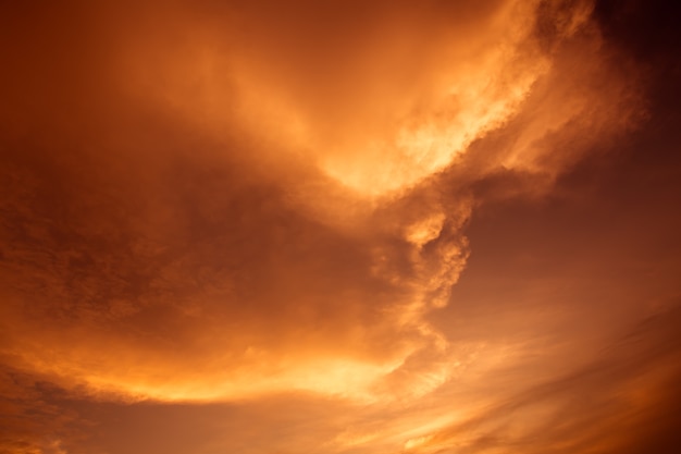 Cielo arancione astratto, fuoco molle